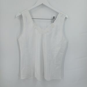 Vintage secret treasures Womens White Lace Trim Crop Tank Top Size large